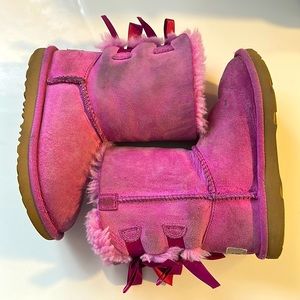 Kids Bailey Bow Ugg boots, magenta